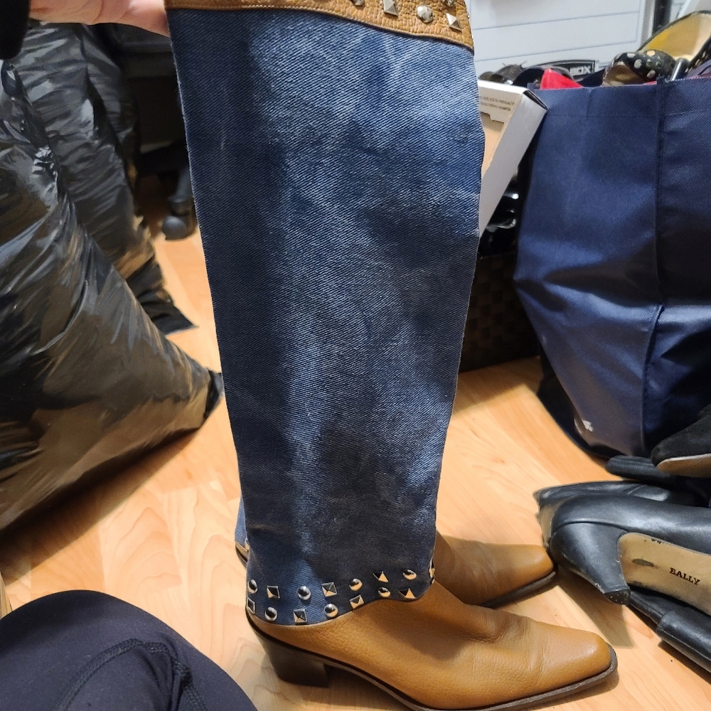 Stuart Weitzman boots